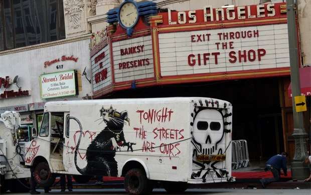 Cine: La irreverencia y el misterio en el arte callejero de Banksy